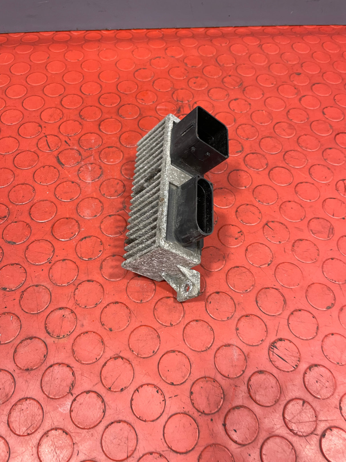 Renault Trafic/Vauxhall Vivaro/Nissan NV300 GLOW PLUG RELAY 2014-2019 P/N 271206395R