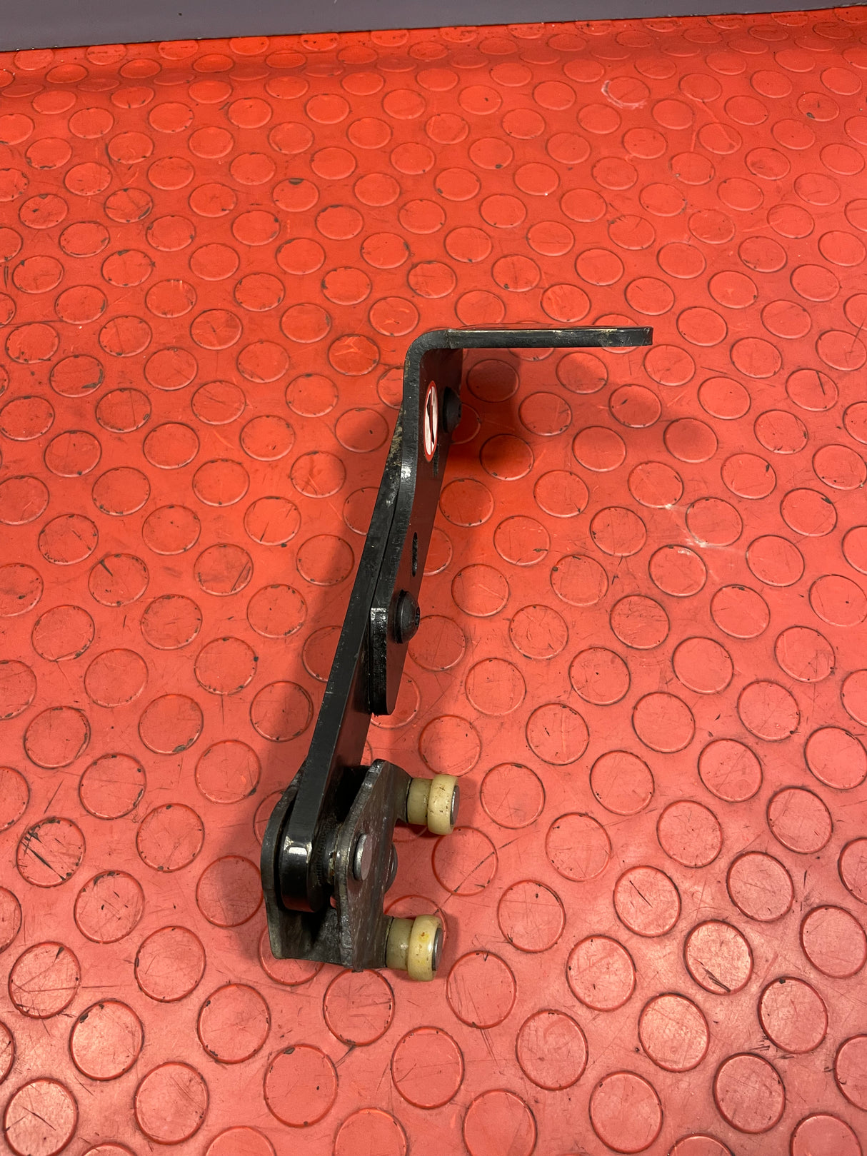 Peugeot Partner/Citroen Berlingo/Vauxhall Combo/Toyota Proace City SLIDING DOOR BOTTOM RUNNER Driver's Side O/S 2019-2024 P/N 98080758
