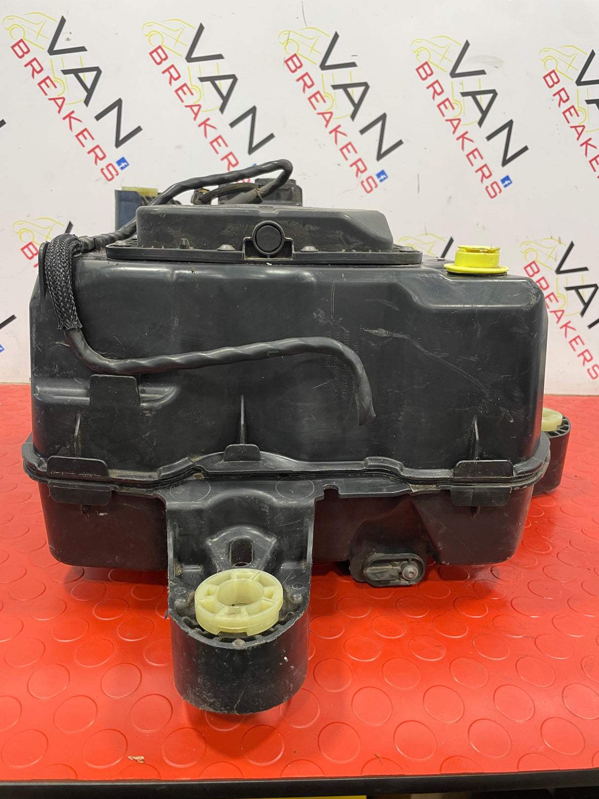 Citroen Berlingo Peugeot Partner Toyota Proace Vauxhall Combo ADBLUE TANK AND PUMP  2019-2024 P/N 9817601880