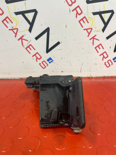 Ford Transit MK8 LEFT SIDE SLIDING DOOR HINGE ROOLER MIDDLE  P/N BK31V268K35AE