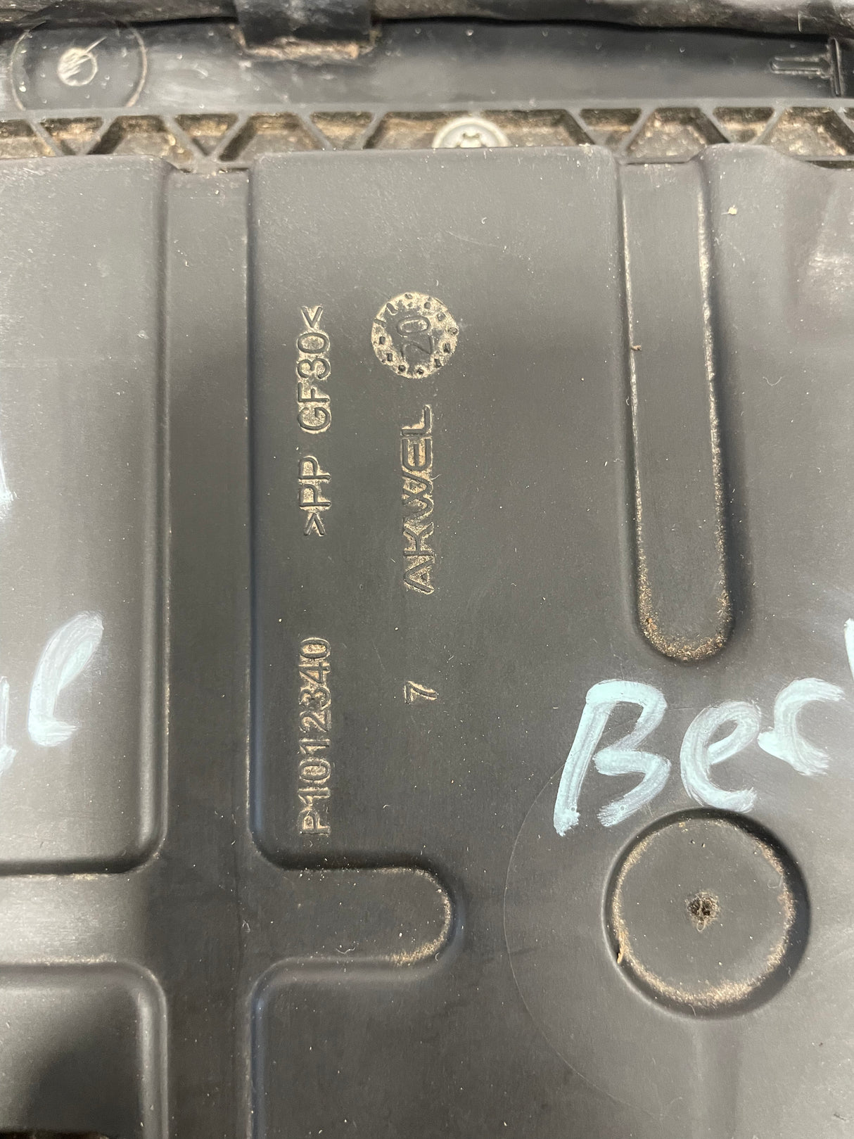 Citroen Berlingo Peugeot Partner Toyota Proace Vauxhall Combo ADBLUE TANK AND PUMP  2019-2024 P/N 9817601880