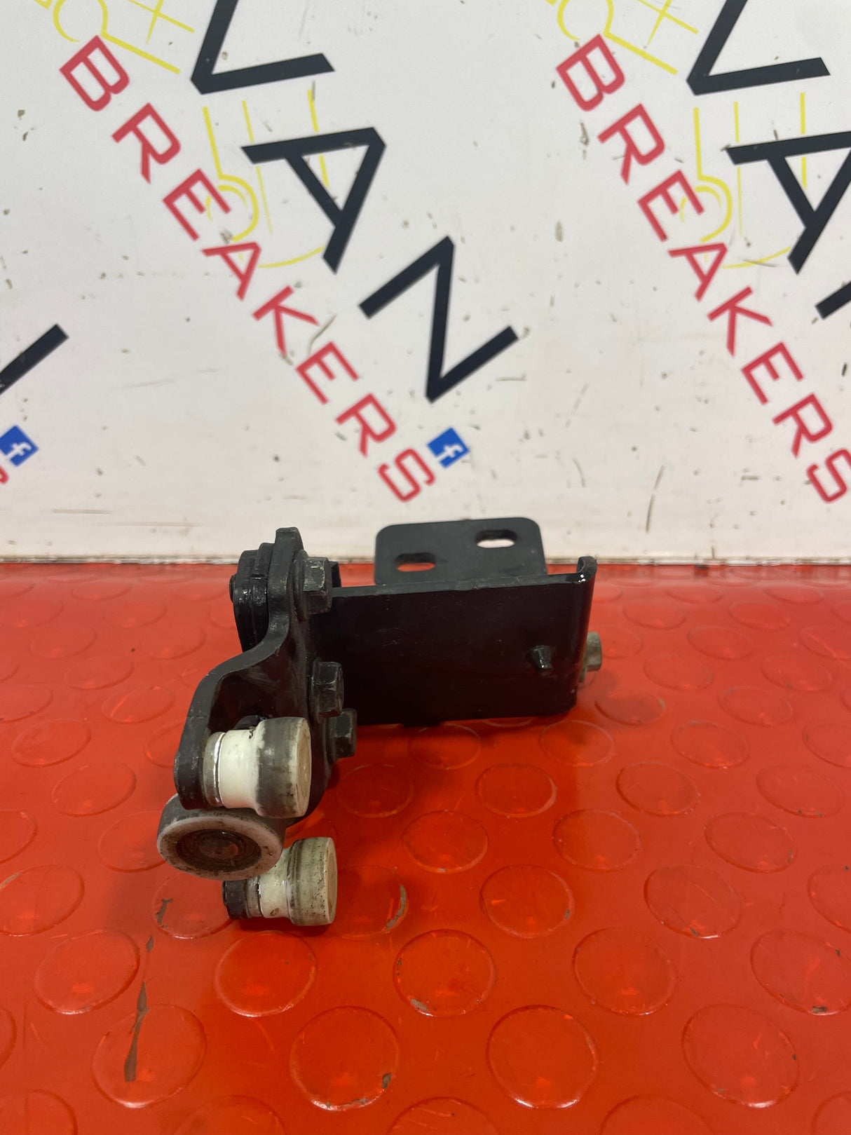 Ford Transit MK8 LEFT SIDE SLIDING DOOR HINGE ROOLER MIDDLE  P/N BK31V268K35AE