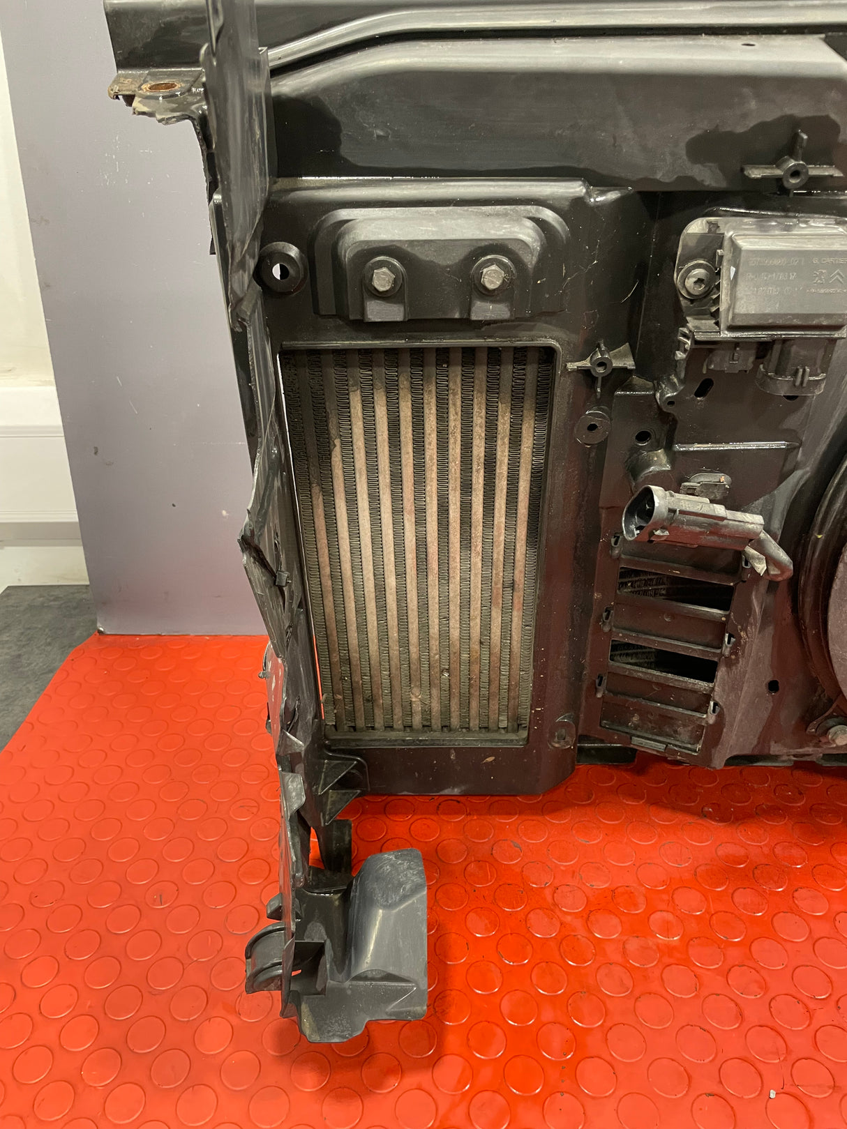 Peugeot Partner/Citroen Berlingo COMPLETE SLAM PANEL w/ RADIATOR,AC CONDENSER,FAN,RESISTOR,INTERCOOLER, & SIDE COVER MK2 1.6 HDI 2016-2018 P/N 9682720580 - 1