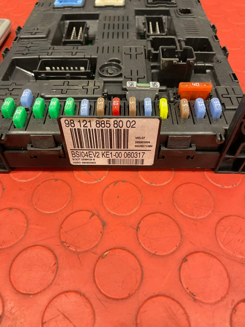 Citroen Berlingo ENGINE CONTROL MODULE (ECM/ECU) & BODY CONTROL MODULE (BSI w/ KEY) 1.6 2017 P/N 9825318180 / 981218858002
