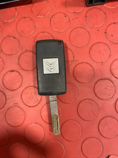 Citroen Berlingo ENGINE CONTROL MODULE (ECM/ECU) & BODY CONTROL MODULE (BSI w/ KEY) 1.6 2017 P/N 9825318180 / 981218858002