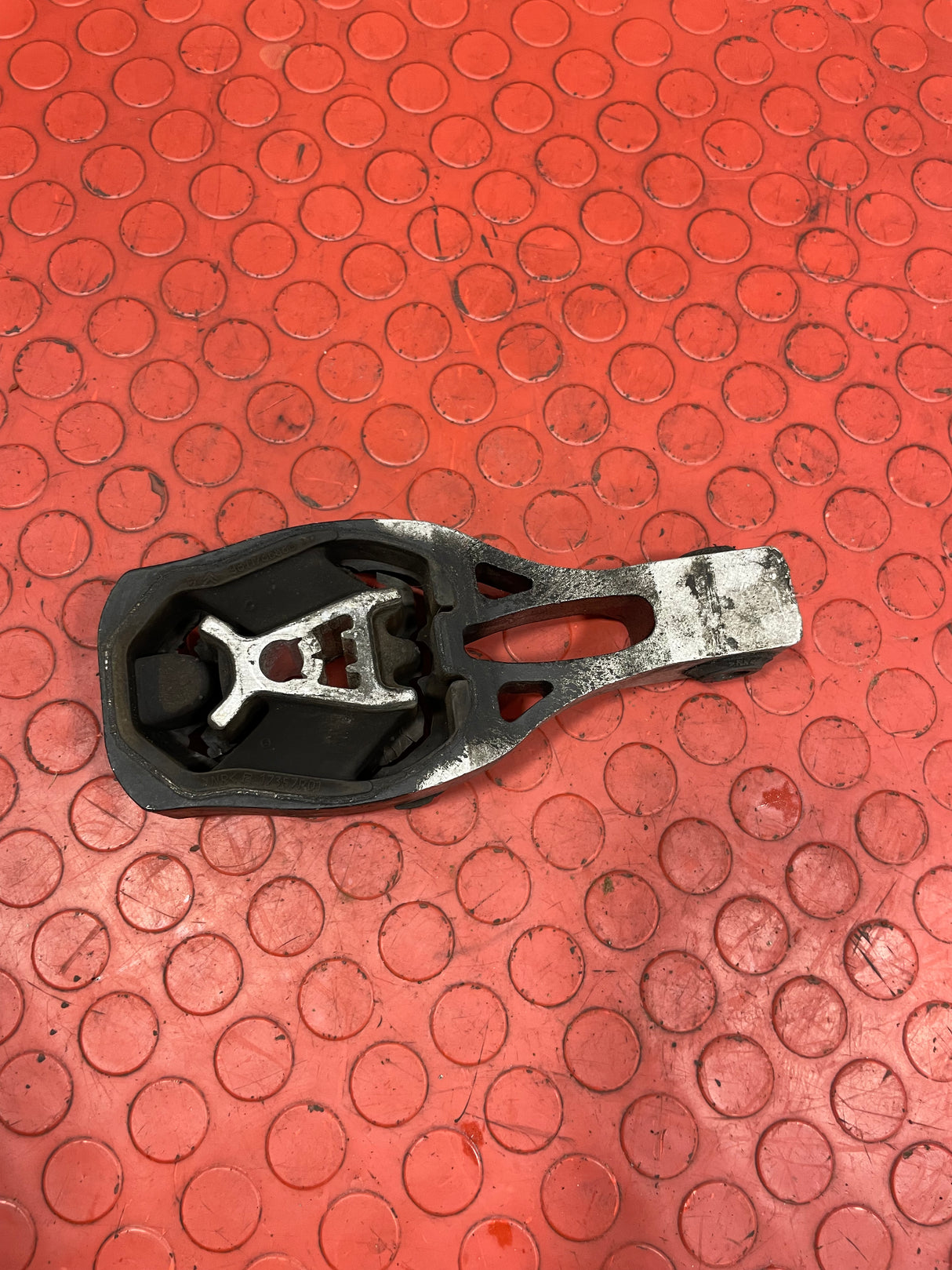 Citroen/Peugeot/Vauxhall/Toyota/Fiat BOTTOM ENGINE MOUNT 1.2 1.5 1.6 2016-2024 P/N 9811786680
