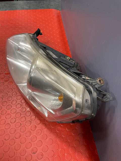 Citroen Dispatch/Peugeot Expert/Toyota Proace/Fiat Scudo HEADLIGHT Passenger's Side (1 Bulb Missing/Partly Yellowish Lens ) 2007-2016 P/N 89901163