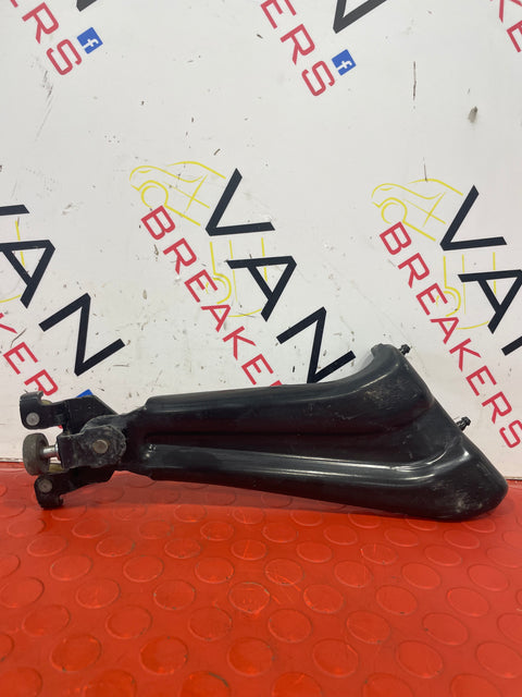 Peugeot Partner/Citroen Berlingo PASSENGER SIDE SLIDING DOOR BOTTOM ROLLER  2019-2023P/N 9916965980