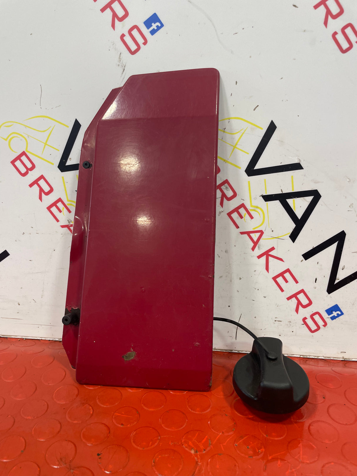Mercedes Sprinter  FUEL FILLER FLAP WITH CAP W907 W910  2018 P/N A9107500000