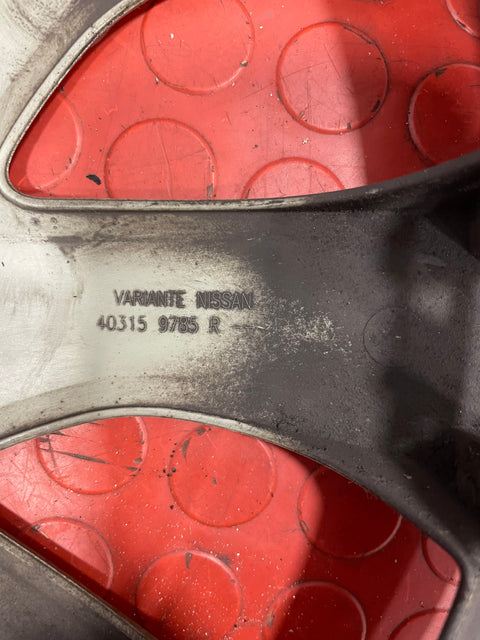 Renault Trafic STEEL WHEEL HUB CAP 16's (Dirt & Scratches) P/N 403159785R