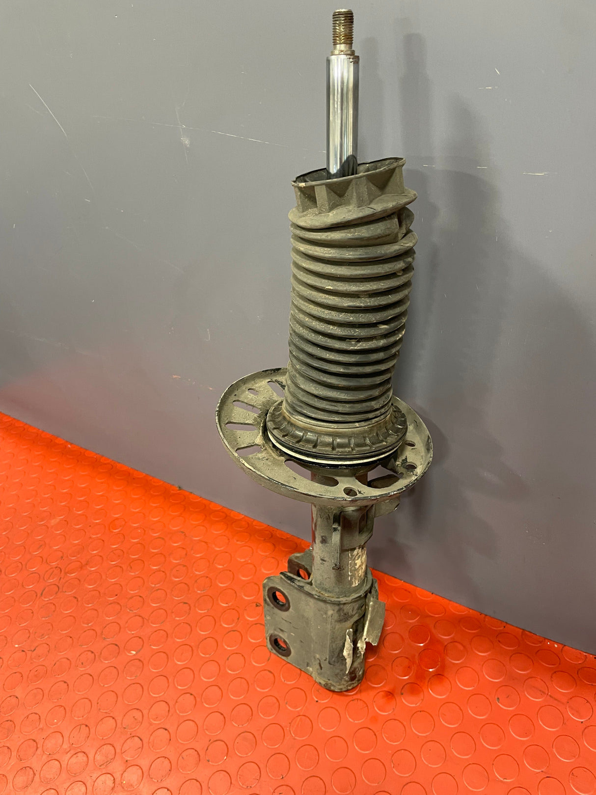 Citroen Berlingo/Peugeot Partner FRONT SHOCK ABSORBER ONLY w/o SPRING (Fits Both Sides) 2019-2023 P/N 9833306080 - 2