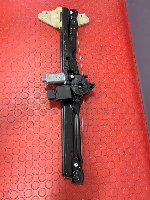 Vauxhall Vivaro/Citroen Dispatch/Peugeot Expert/Toyota Proace WINDOW REGULATOR FRONT PASSENGER'S SIDE  (6 Pin) 2021 P/N 9829503680 - 1