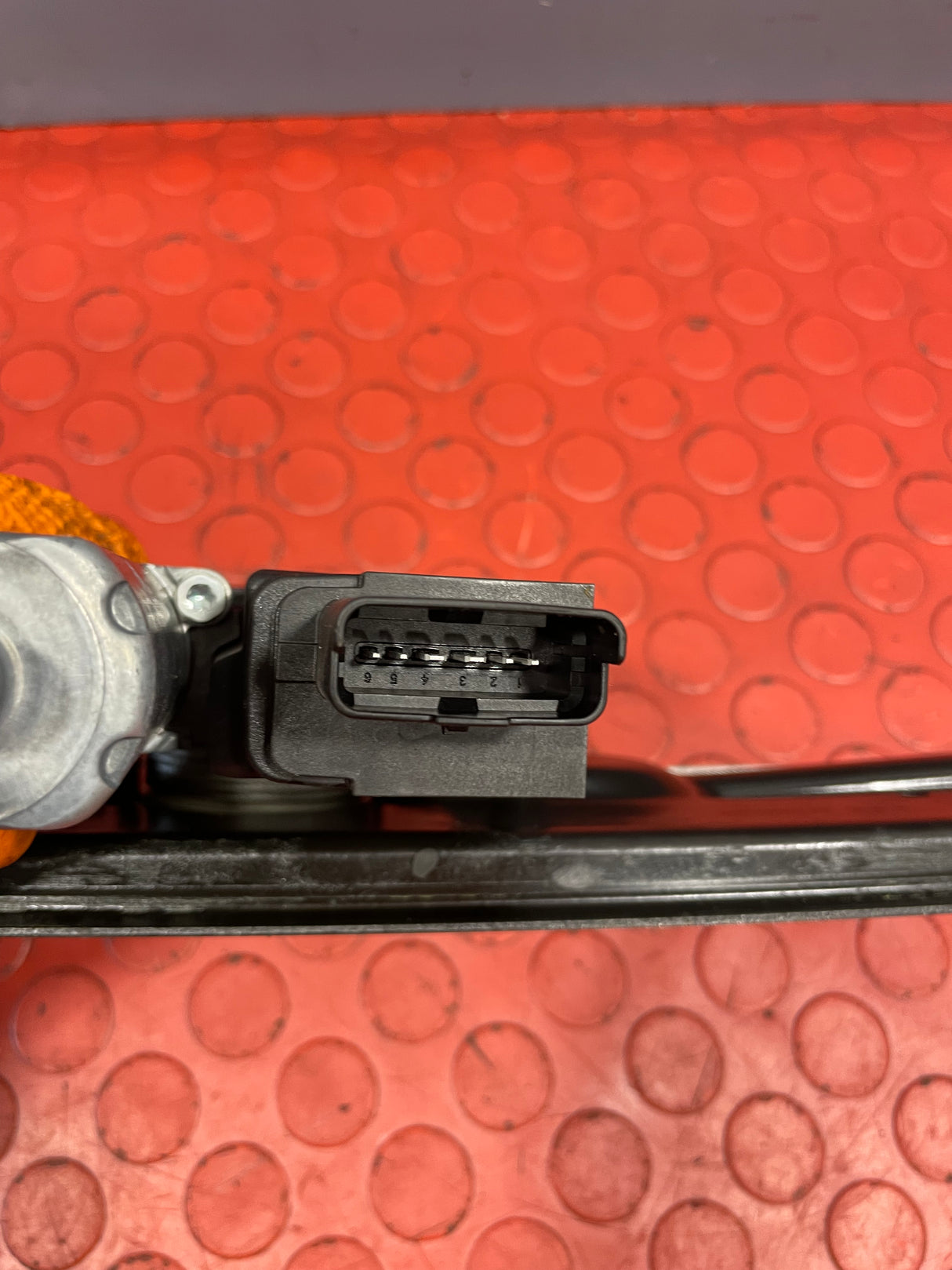 Vauxhall Vivaro/Citroen Dispatch/Peugeot Expert/Toyota Proace WINDOW REGULATOR FRONT PASSENGER'S SIDE  (6 Pin) 2021 P/N 9829503680 - 1