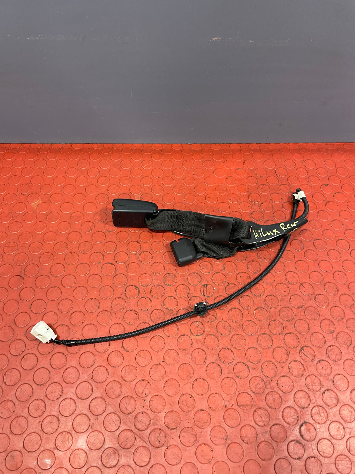 Toyota Hilux Invincible SAFETY SEAT BELT BUCKLE Back Seat 2016-2023 P/N 629926300A / 733900K250