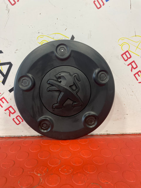 Peugeot Expert WHEEL CENTRE CAP 2018-2024 P/N 9677413577