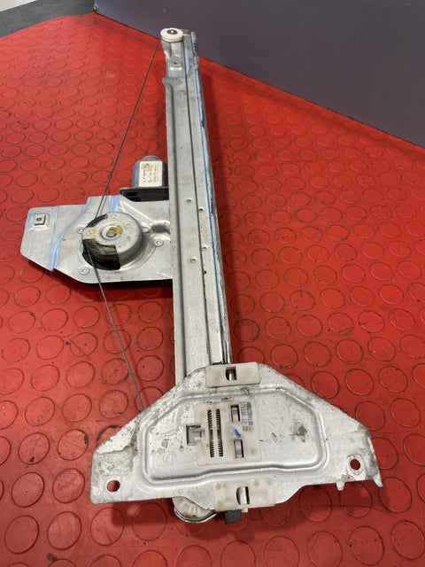 Citroen Berlingo/Peugeot Partner DRIVER SIDE FRONT DOOR WINDOW REGULATOR WITH MOTOR (6 PIN) 1.6 2008-2018 P/N 9802389180