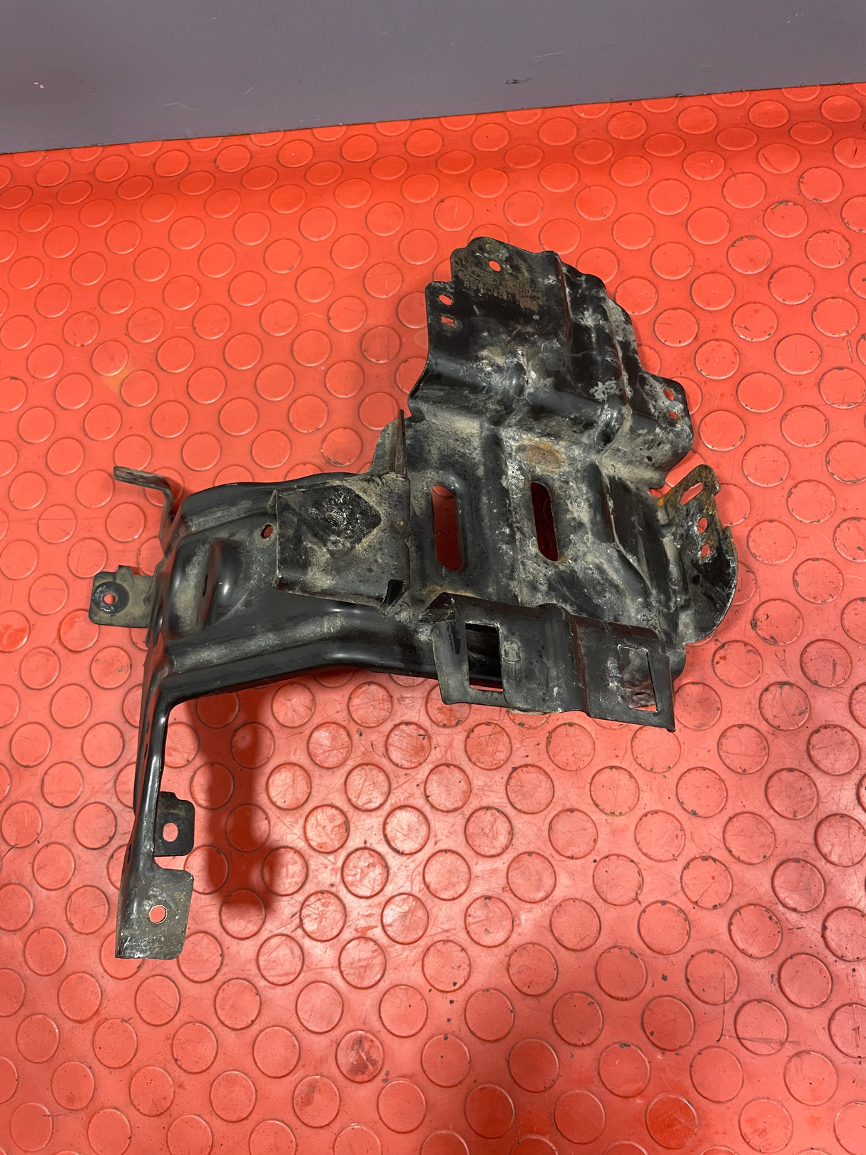 Ford Transit Custom Mk8 UNDER BONNET FUSE BOX BRACKET  2014-2023 P/N JK21V020C74BB