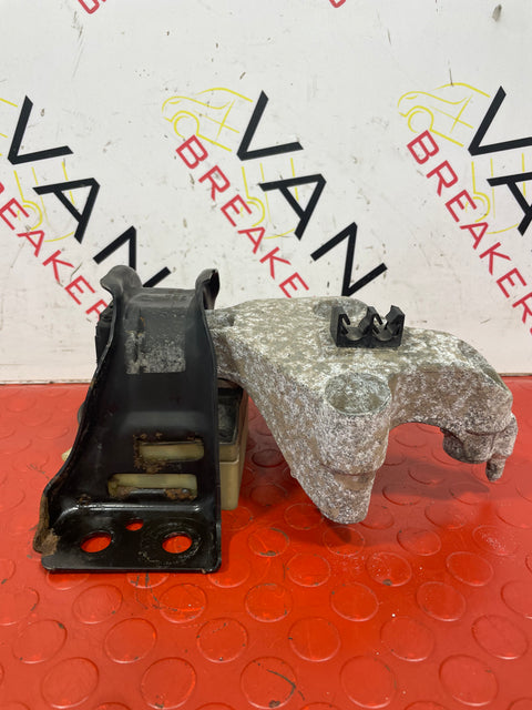 Renault Kangoo/Renault Grand Kangoo 1.5 DRIVERS SIDE ENGINE MOUNT P/N 112102294R