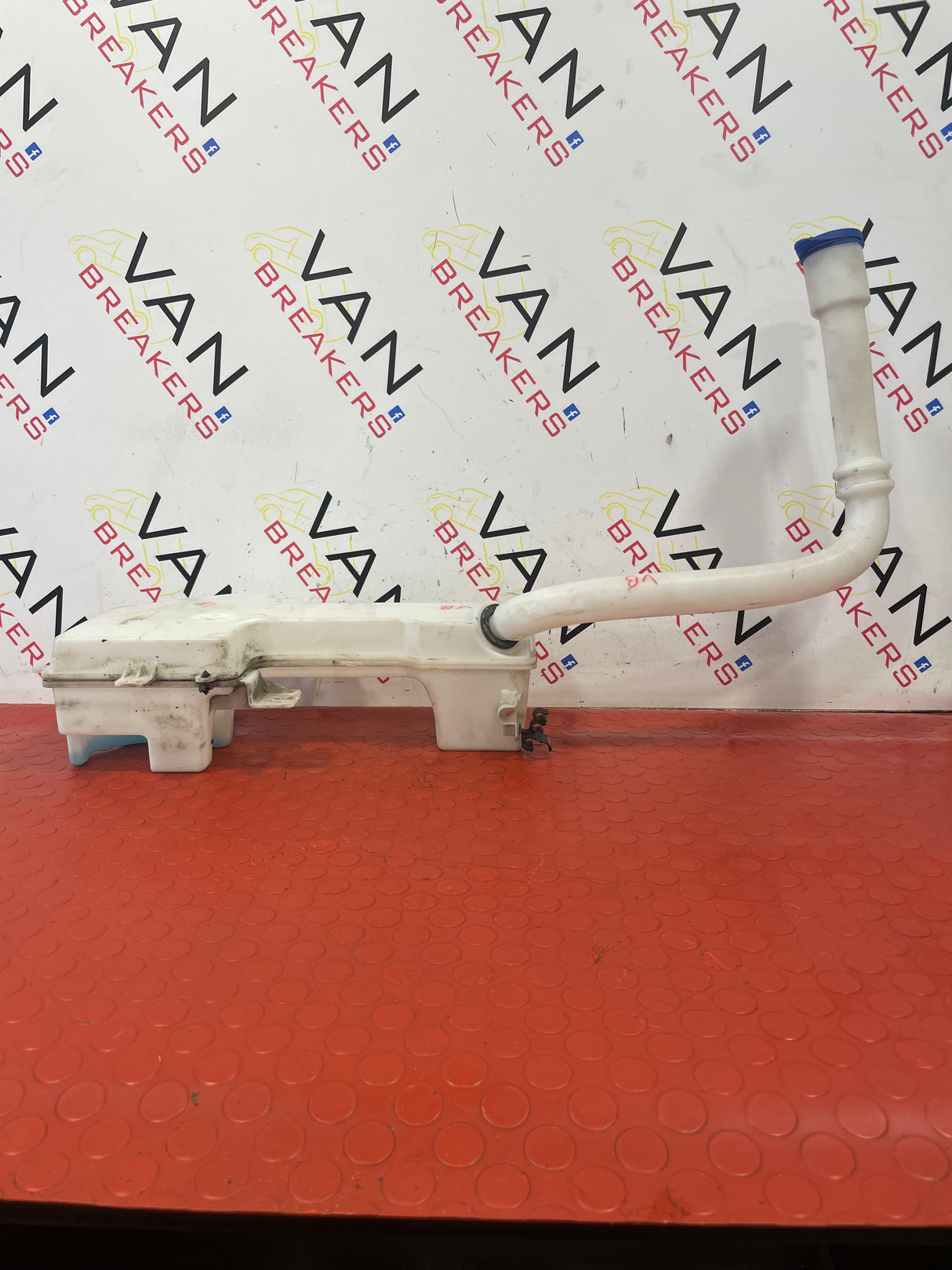 Ford Transit Mk8/Custom WINDSCREEN WASHER BOTTLE WITH FILLER PIPE (NO PUMP) P/N BK2113C087A/N