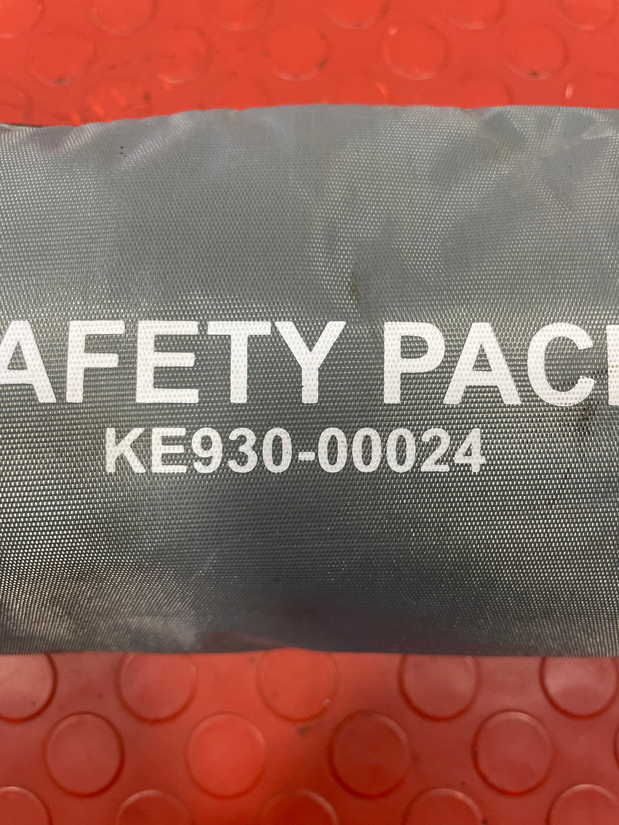 Nissan Navara SAFETY PACK COMES WITH TWO HIVIS VESTS, FIRST AID KIT AND WARNING TRIANGLE P/N KE93000024