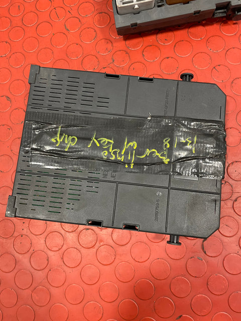 Citroen Berlingo ENGINE CONTROL MODULE (ECM/ECU) & BODY CONTROL MODULE (BSI w/ KEY MICRO CHIP) 2013-2018 P/N: 9807885980 / 9807028880