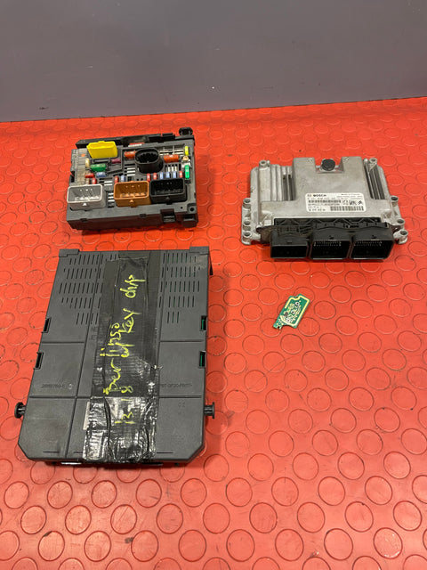 Citroen Berlingo ENGINE CONTROL MODULE (ECM/ECU) & BODY CONTROL MODULE (BSI w/ KEY MICRO CHIP) 2013-2018 P/N: 9807885980 / 9807028880