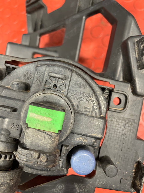 Citroen Berlingo Peugeot Partner FRONT PASSANGER FOG LIGHT AND BRACKET 2019-2024 89211690/9816770380