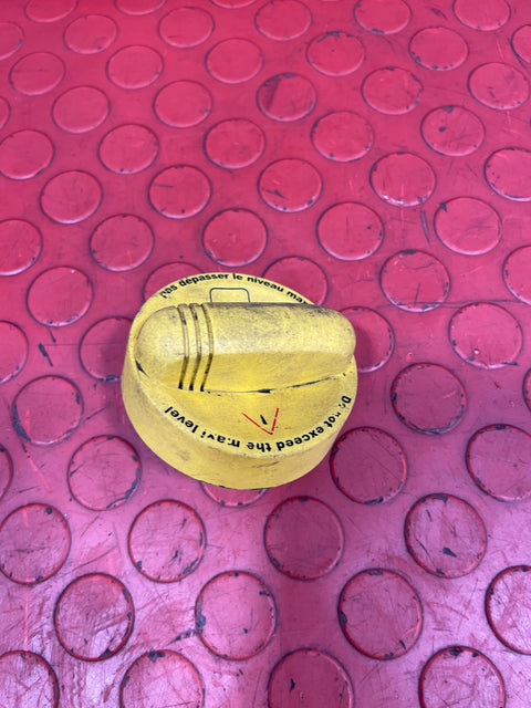 Vauxhall Movano/ Vivaro Yellow Oil Filler Cap  Ref: 93194622 / TD202382