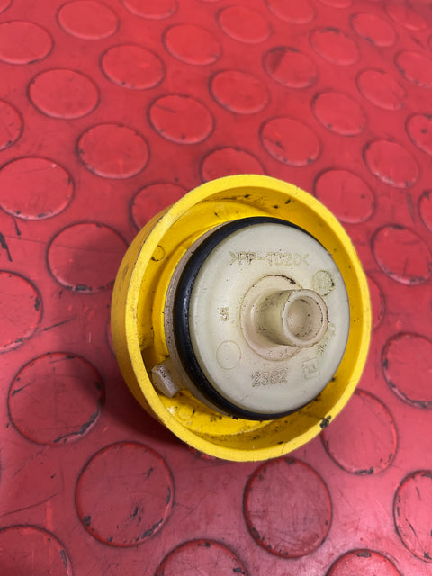 Vauxhall Movano/ Vivaro Yellow Oil Filler Cap  Ref: 93194622 / TD202382