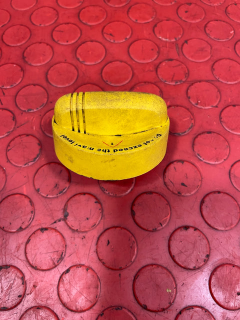 Vauxhall Movano/ Vivaro Yellow Oil Filler Cap  Ref: 93194622 / TD202382