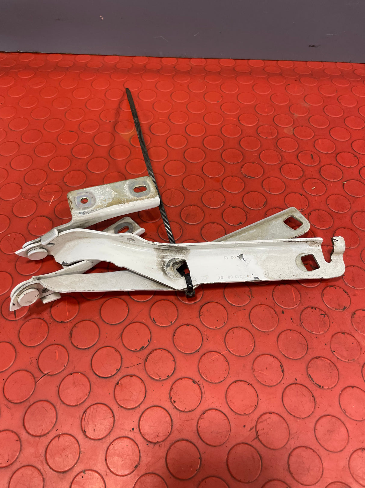 Peugeot Partner/Citroen Berlingo  BONNET HINGES (Pair) 2008-2018   P/N 968063148001