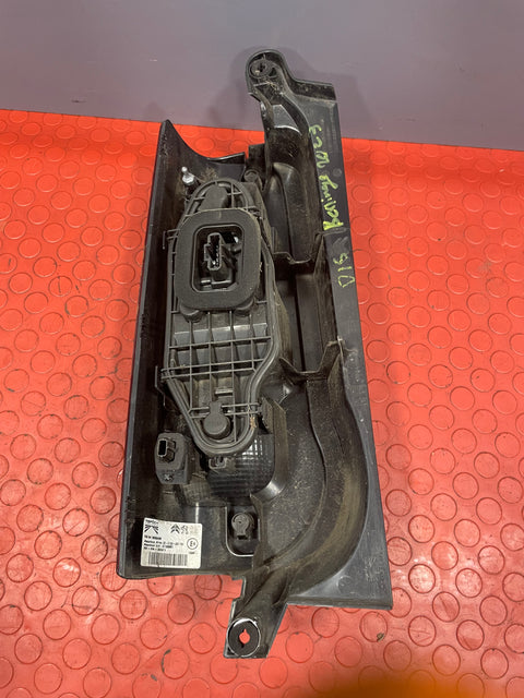 Citroen Berlingo/Peugeot Partner/Vauxhall Combo/Toyota Proace City DRIVERS SIDE RH TAILLIGHT 2019-2024 P/N 9820554880-1