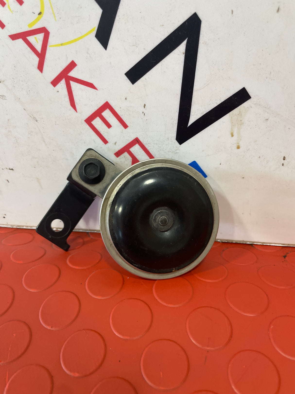 Nissan Navara HIGH HORN SIGNAL 2015-2024 P/N E13000114