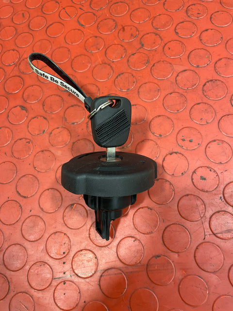 Citroen Berlingo/Peugeot Partner/Toyota Proace City/Vauxhall Combo LOCKABLE FUEL CAP WITH KEY 2019-2024 P/N 10014390100