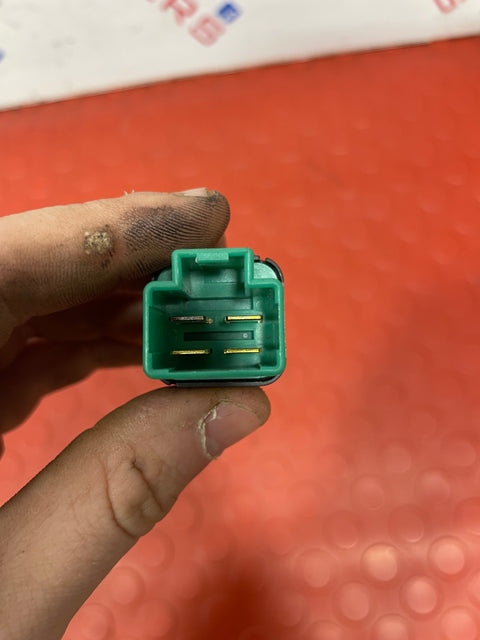 Nissan Navara CLUTCH PEDAL SWITCH SENSOR P/N 253003RA0A