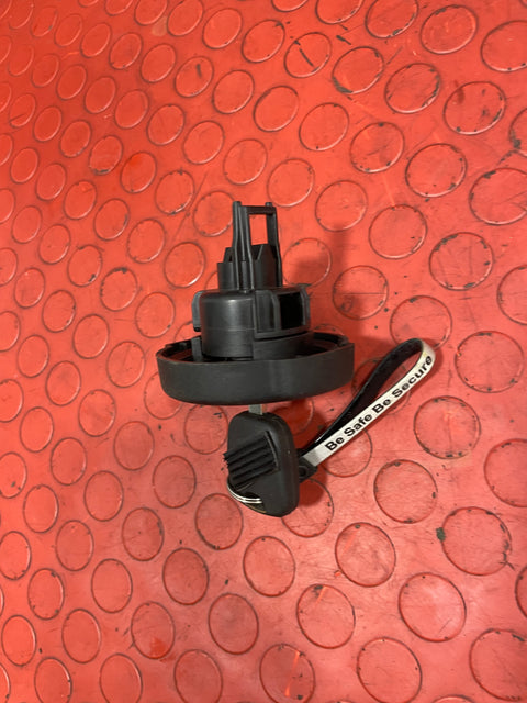 Citroen Berlingo/Peugeot Partner/Toyota Proace City/Vauxhall Combo LOCKABLE FUEL CAP WITH KEY 2019-2024 P/N 10014390100