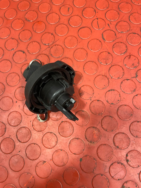 Citroen Berlingo/Peugeot Partner/Toyota Proace City/Vauxhall Combo LOCKABLE FUEL CAP WITH KEY 2019-2024 P/N 10014390100