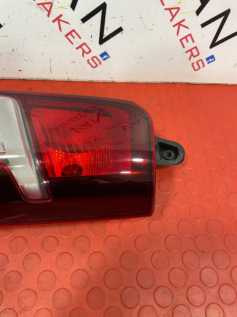 Citroen Berlingo/Peugeot Partner/Vauxhall Combo/ Toyota Proace City DRIVERS SIDE REAR TAILLIGHT 2019-2024  (DAMAGED) P/N9820554880