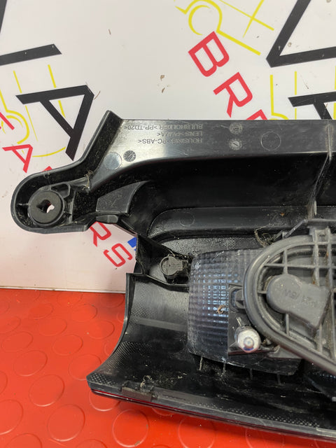 Citroen Berlingo/Peugeot Partner/Vauxhall Combo/ Toyota Proace City DRIVERS SIDE REAR TAILLIGHT 2019-2024  (DAMAGED) P/N9820554880