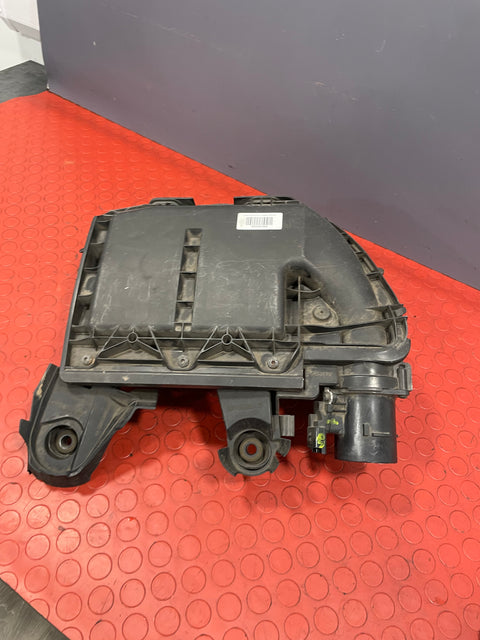 Citroen Berlingo/Peugeot Partner AIRBOX WITH AIR FLOW SENSOR & AIR FILTER (repaired hairline crack) 1.6hdi 2016 P/N 9673061080-1