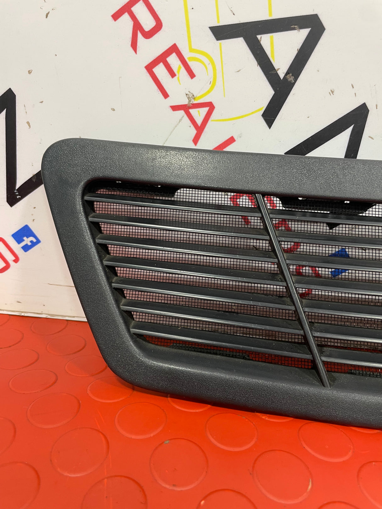 Ford Transit BONNET GRILL RIGHT SIDE  P/N BK3116585DE