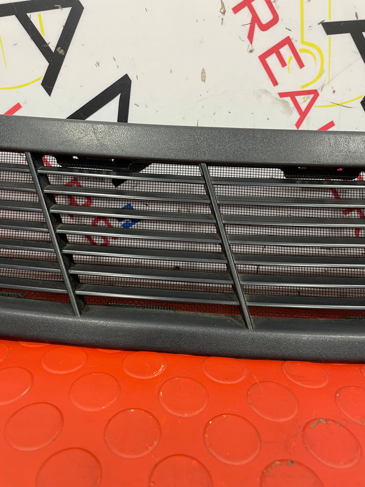 Ford Transit BONNET GRILL RIGHT SIDE  P/N BK3116585DE