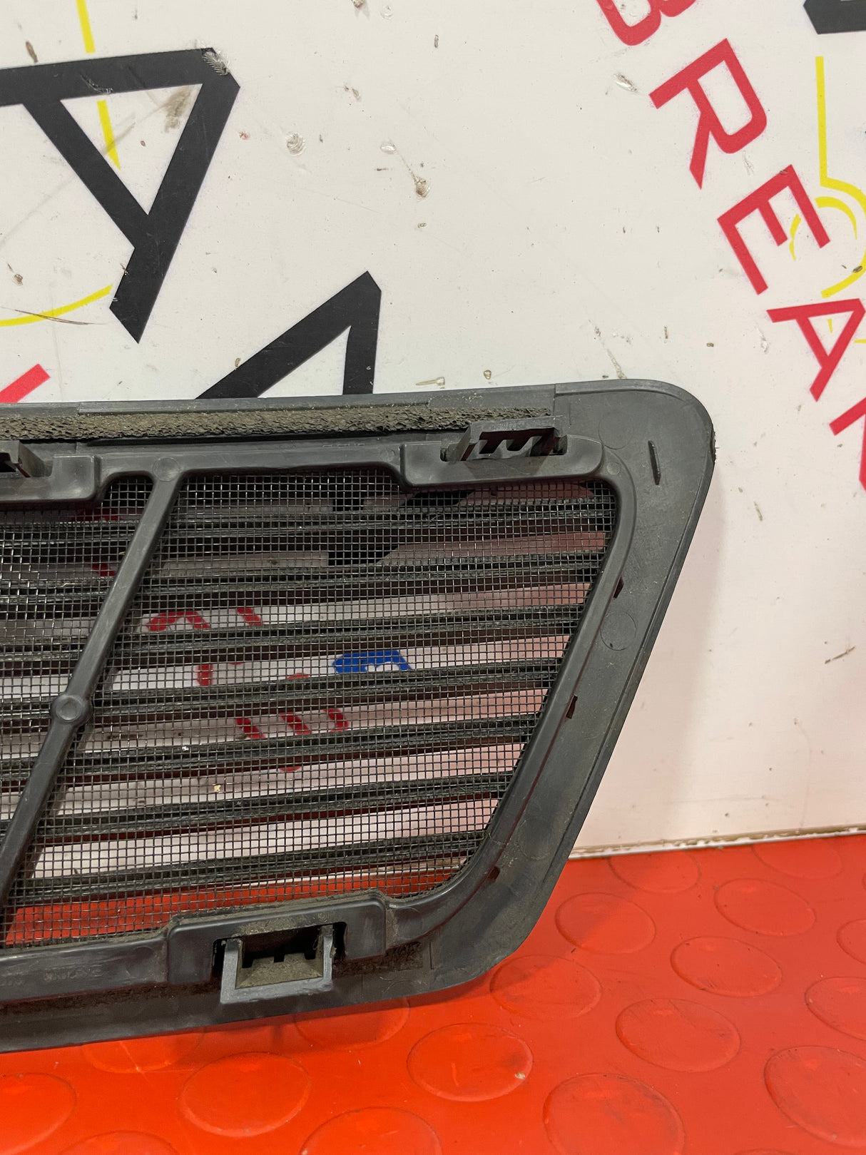 Ford Transit BONNET GRILL RIGHT SIDE  P/N BK3116585DE