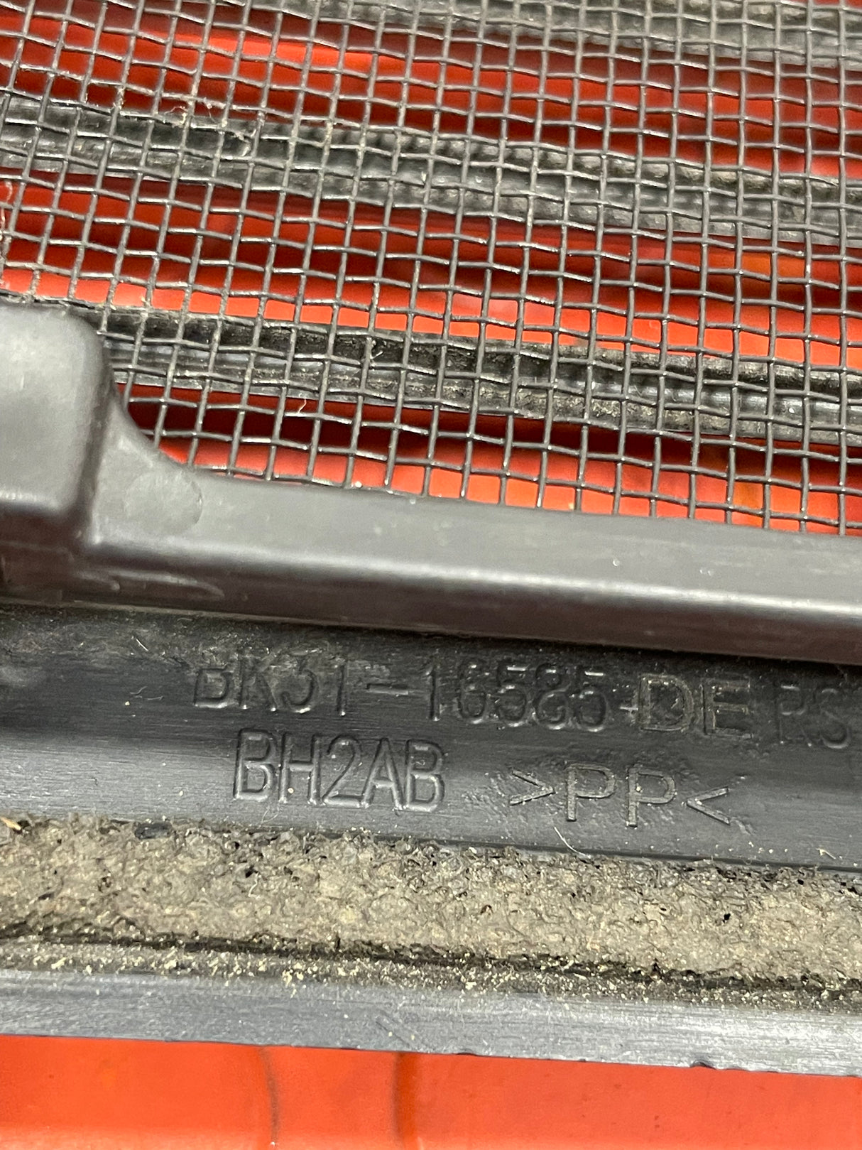 Ford Transit BONNET GRILL RIGHT SIDE  P/N BK3116585DE