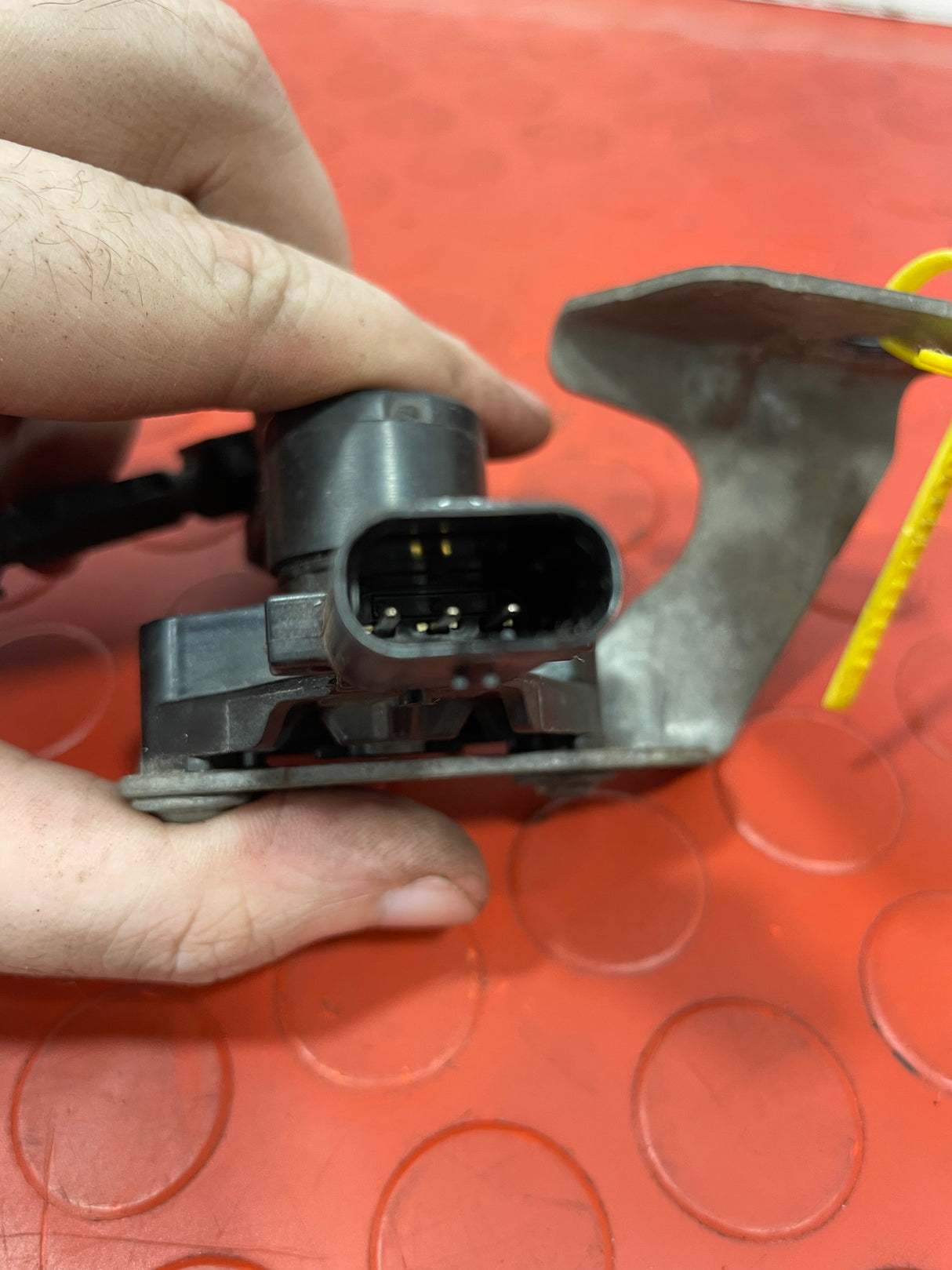 Citroen Berlingo Peugeot Partner HEADLIGHT LEVELING SENSOR AND BRACKET (RIGHT SIDE) 2022 P/N 9817423180