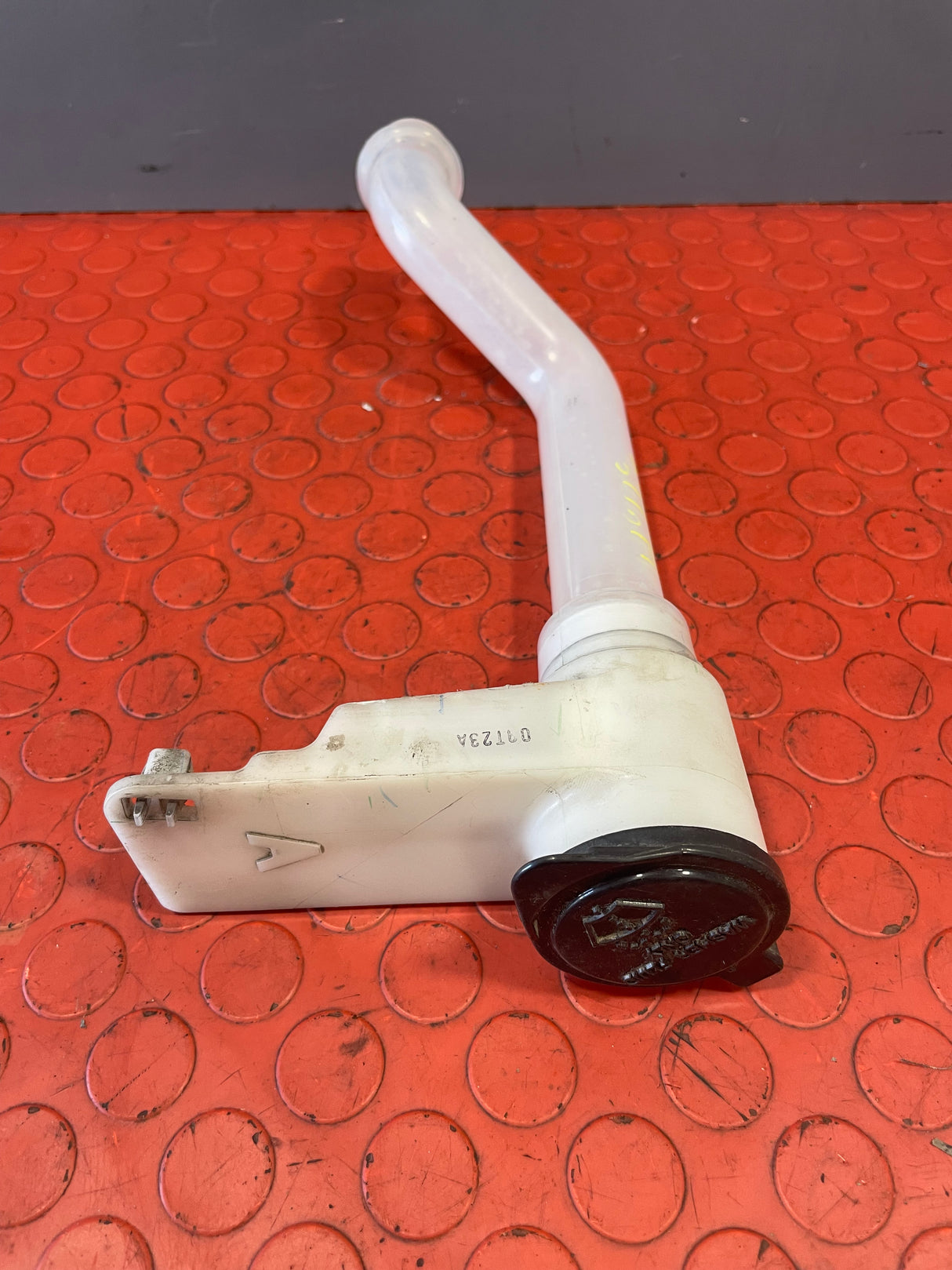 Toyota Hilux WASHER BOTTLE NECK 2016-2023 R/N WAS50 / 09T23A