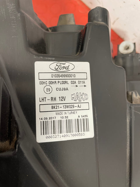 Ford Transit Custom HEADLIGHT DRIVER SIDE RH (BROKEN CLIP) 2013-2018  P/N BK2113W029AJ