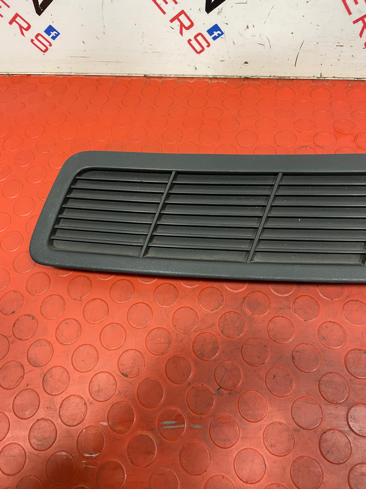 Ford Transit MK8 BONNET GRILLE Passenger Side 2013-2023 P/N BK3116585CE