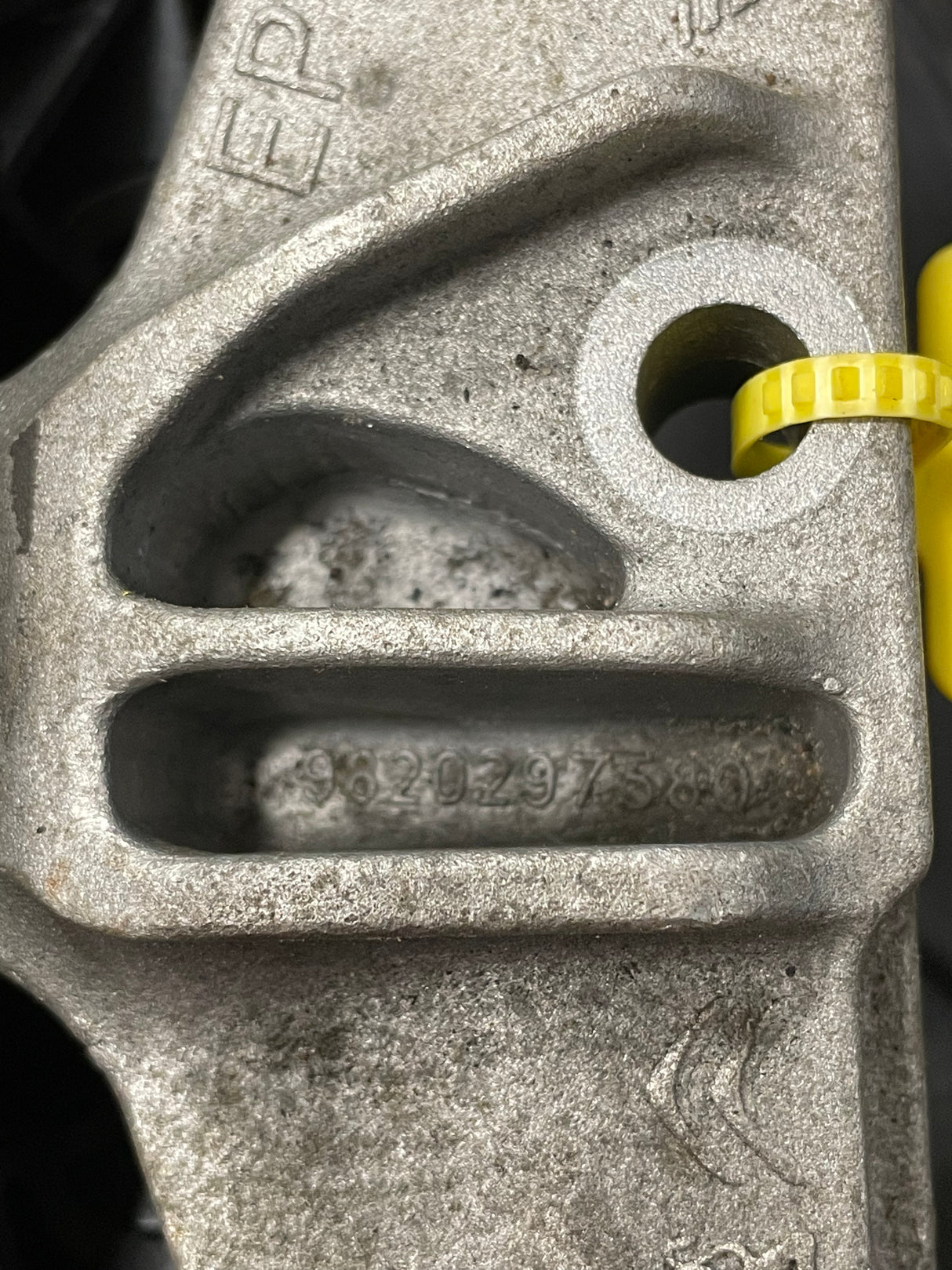 Citroen Berlingo/Peugeot Partner/Vauxhall Combo/Toyota Proace City ENGINE MOUNT O/S DRIVER'S SIDE 1.5  2019-2024 P/N 9820297580