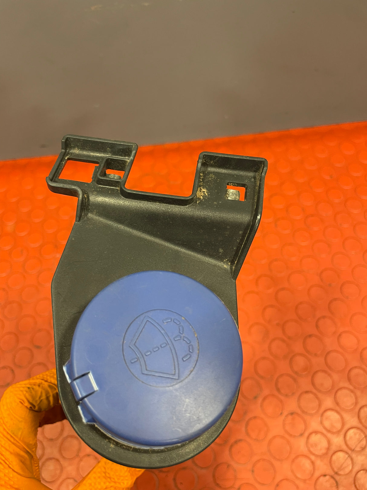 Citroen Dispatch/Peugeot Expert/Toyota Proace/Fiat Scudo MK2 WINDSCREEN WASHER FILLER NECK w/ CAP & MOUNTING TRIM  2008-2016 P/N 9656581880